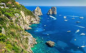 Capri e i suoi faraglioni, il paradiso in terra